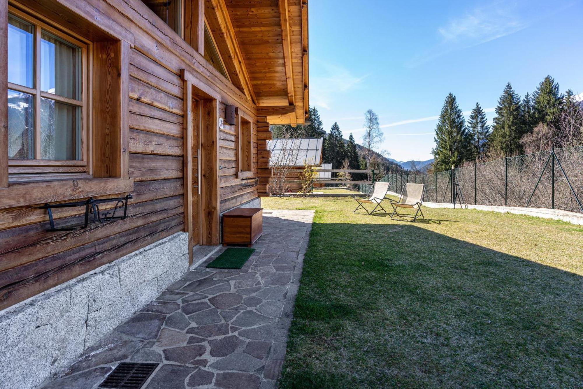 Vila Chalet Camping Fae 3 Madonna Exteriér fotografie