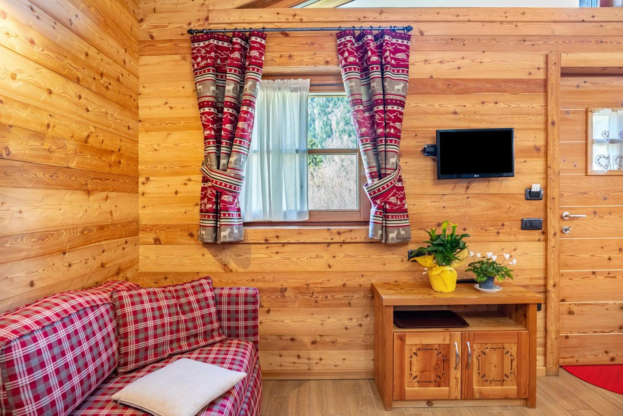 Vila Chalet Camping Fae 3 Madonna Exteriér fotografie